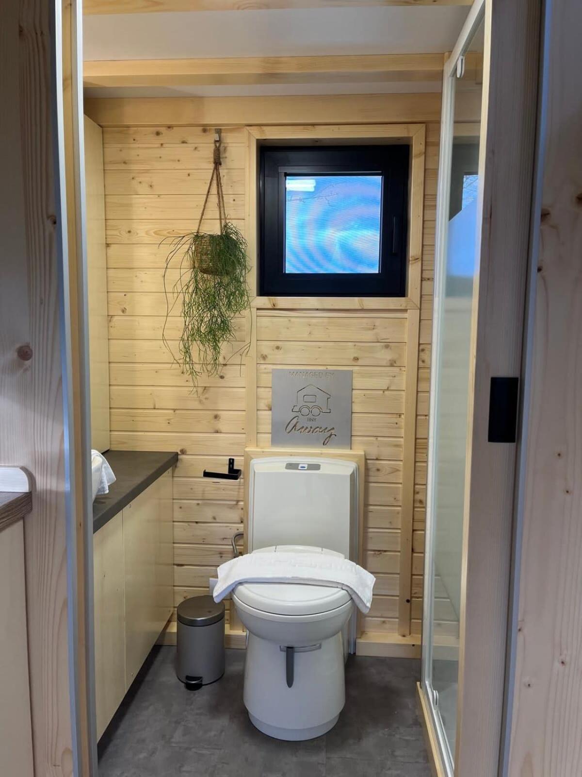 Lisi Grun Tiny House By Tiny Away Villa Sattledt Exteriör bild